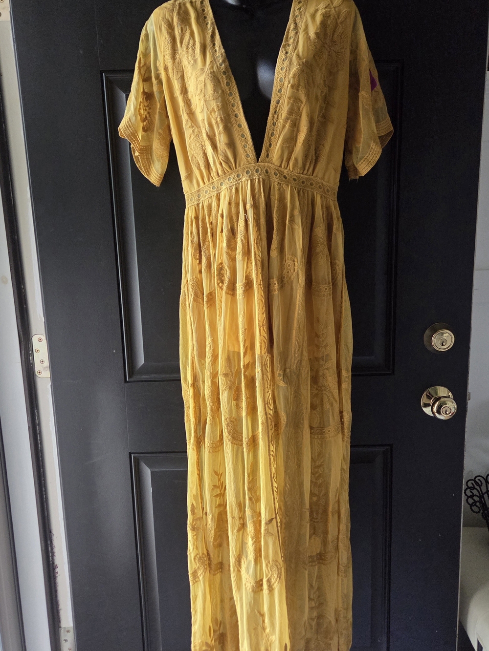 Honey Punch Mustard Lace V‑Neck Maxi Dress w/ Shorts Liner